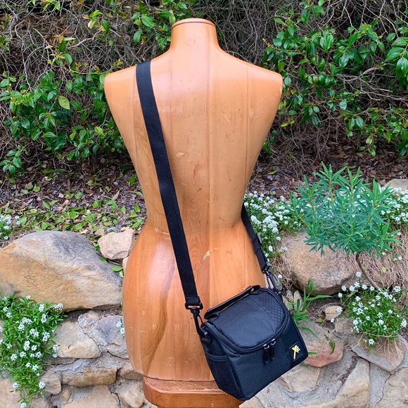 Photo digital / video camera padded crossover bag